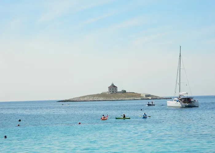 Pensjonat Seaview - Zf Hvar 4*